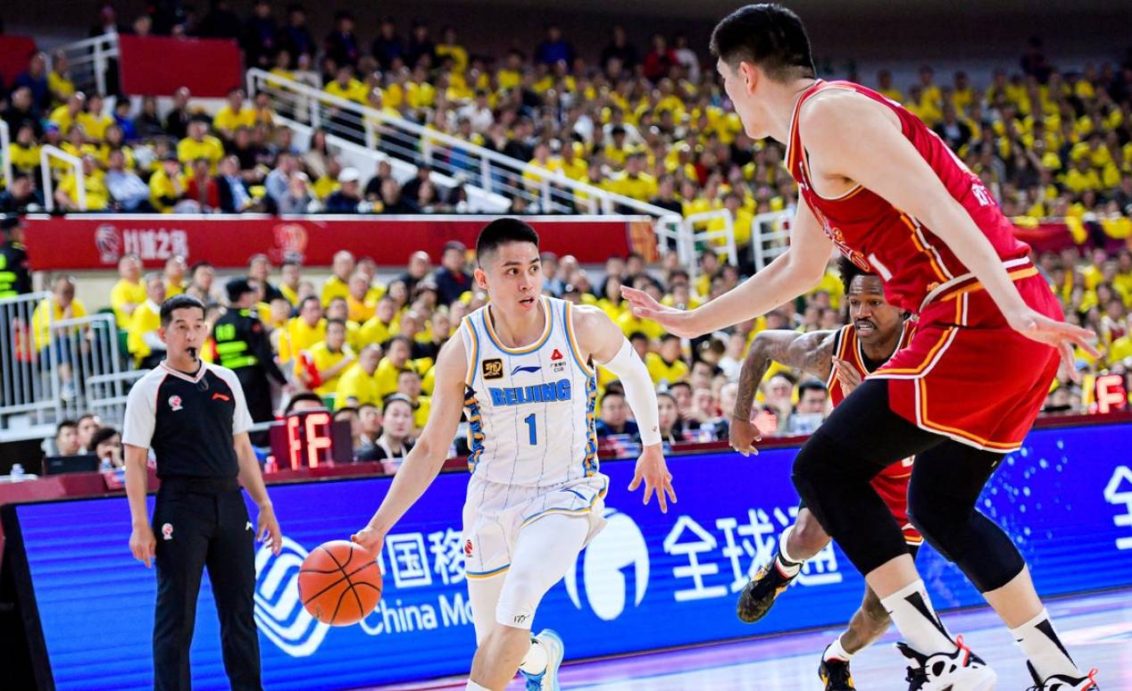 中国篮协新政策颁布，促进国内外球员交流(中国篮球协会新规则)