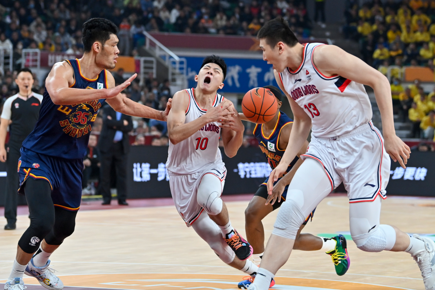 包含辽宁宏运队战术调整频繁,球员状态波动较大的词条 包含辽宁宏运队战术调整频繁,球员状态波动较大的词条